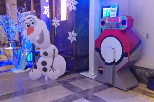 大飯店 音樂饗宴活動 兒童鋼琴發表會 冰雪奇緣 雪寶 扭蛋機