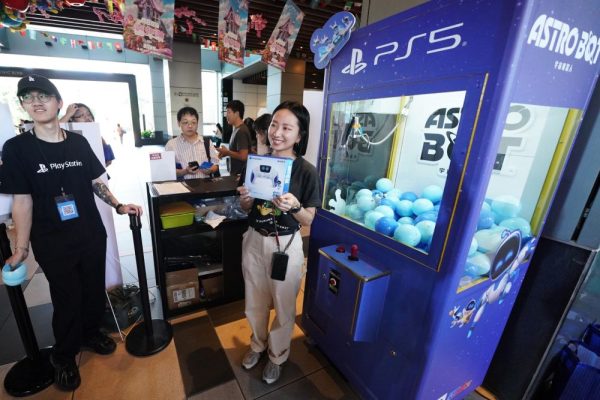 Astro Bot上市慶祝會PlayStation宇宙機器人客製化娃娃機客製化抽獎機娃娃機租賃陽昇國際