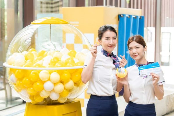 知名飯店與航空公司合作巨大扭蛋機大型扭蛋機租賃扭蛋機租賃旅展活動航空主題活動百貨周年慶陽昇國際