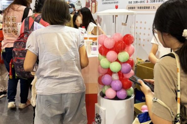 闖關集點直筒扭蛋機 讓健康宣導也能玩得很有趣！展覽活動闖關遊戲集點抽獎扭蛋機出租扭蛋機租賃陽昇國際