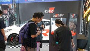 台北世貿電玩展知名賽車遊戲大型扭蛋機客製化扭蛋機扭蛋機租賃品牌活動展覽活動遊戲機租賃陽昇國際