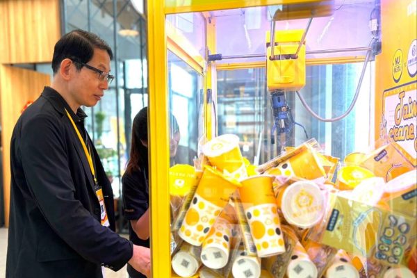 娃娃機也能做品牌行銷？從「臺味嘉年華」看懂娃娃機行銷的吸客魅力 娃娃機租賃客製化娃娃機廣告行銷活動陽昇國際